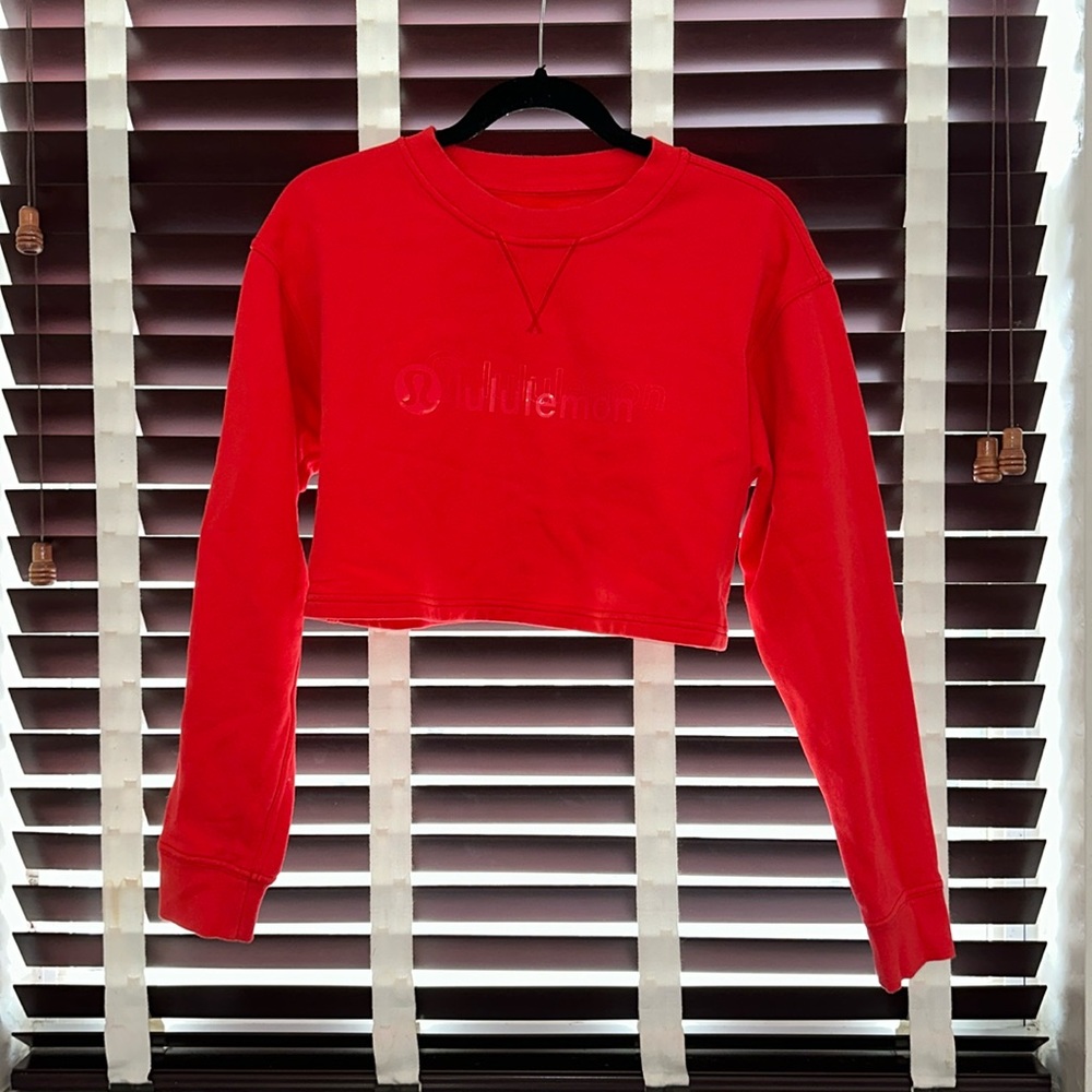 Lululemon  crop top shirt/sweater
